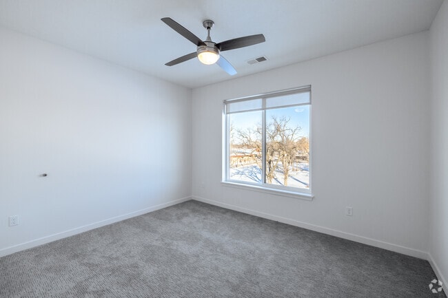 1 habitación, 1 baño - 811 pies cuadrados - Dormitorio principal - TreeHouse