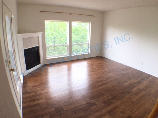 Foto del edificio - 2643 NE Rocky Butte Rd