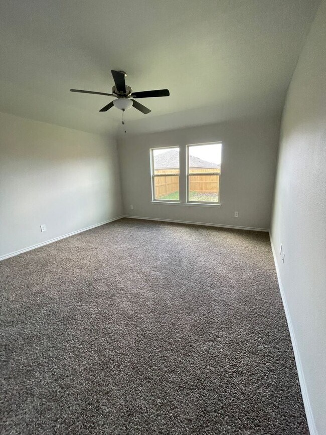 Foto del edificio - Home Move in Ready!
