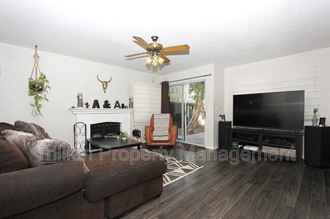 Foto del edificio - 24718 Leafwood Dr