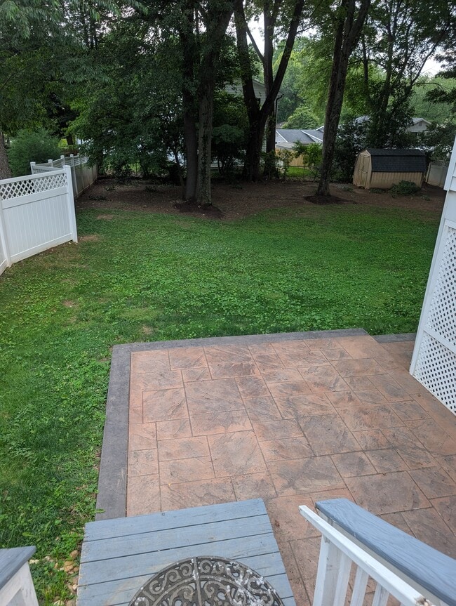 Foto del edificio - 8505 Wolftrap Rd
