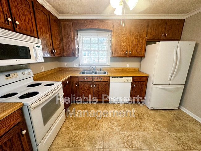 Building Photo - 61 S Sussex Dr