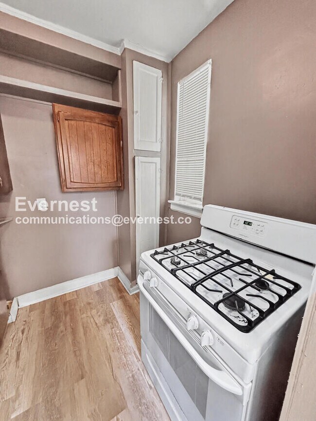 Building Photo - 4203 Cortland St