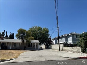 Building Photo - 516 Diamond St