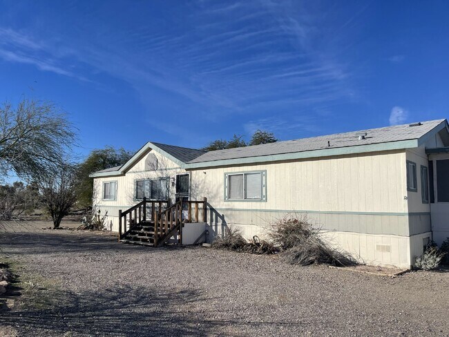 Foto del edificio - 3 bed 2 bath home with a large yard. BHCRE...