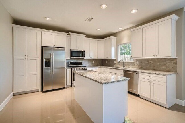 Building Photo - 14622 Sanour Dr