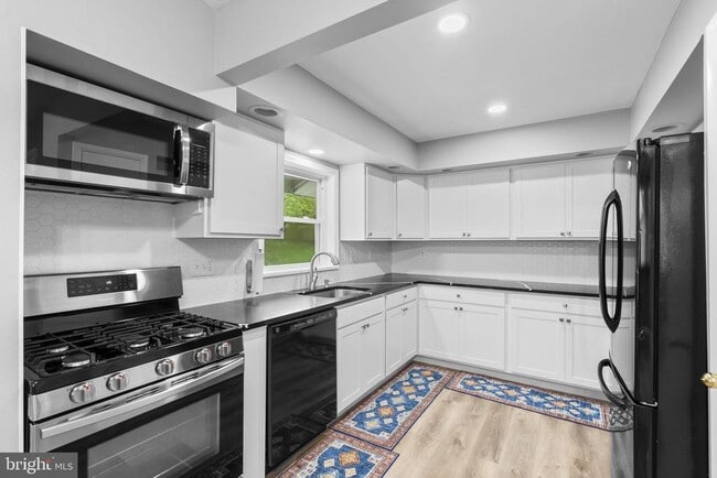 Building Photo - 308 Clagett Dr