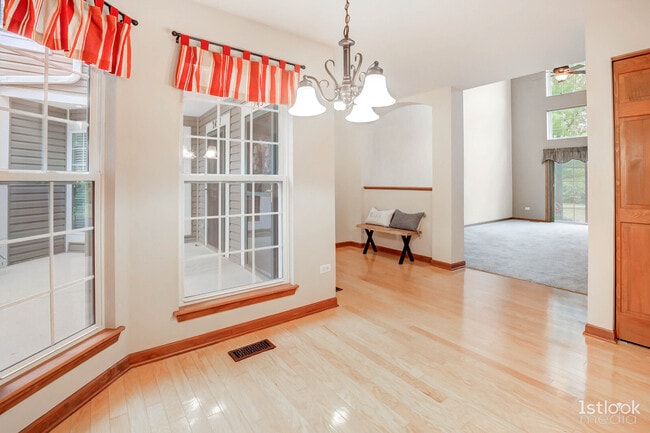 Foto del edificio - 2456 Wilton Ln