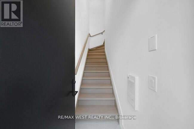 Building Photo - 502 Atlas Ave