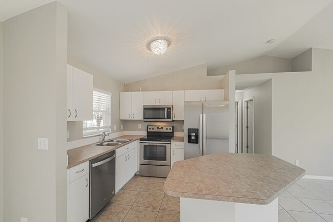 Foto del edificio - 1726 SW 22nd St