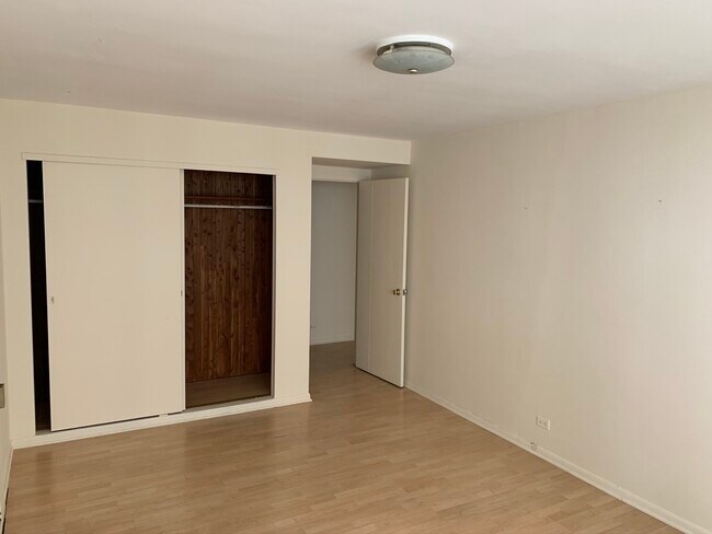 Foto del edificio - 5801 N Sheridan Rd