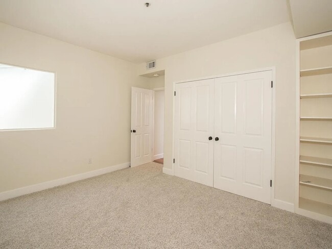 Foto del edificio - 233 Homer Ave