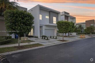 Building Photo - 10445 NW 68th Terrace