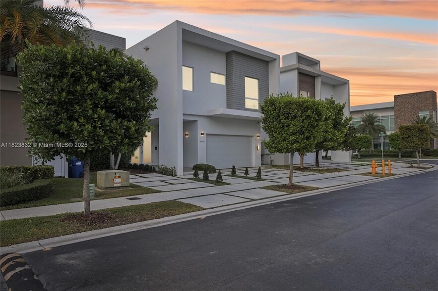 Primary Photo - 10445 NW 68th Terrace