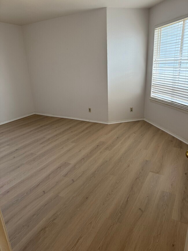 Foto del edificio - 1802 E 66th Pl