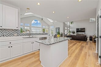 Building Photo - 636 Yardley Ct