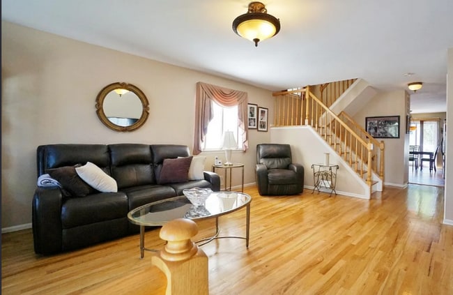 Building Photo - 21 Jumel St