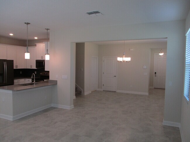 Foto del edificio - 4 Bedroom, 3.5 Bath,Townhome in Lake Nona-...