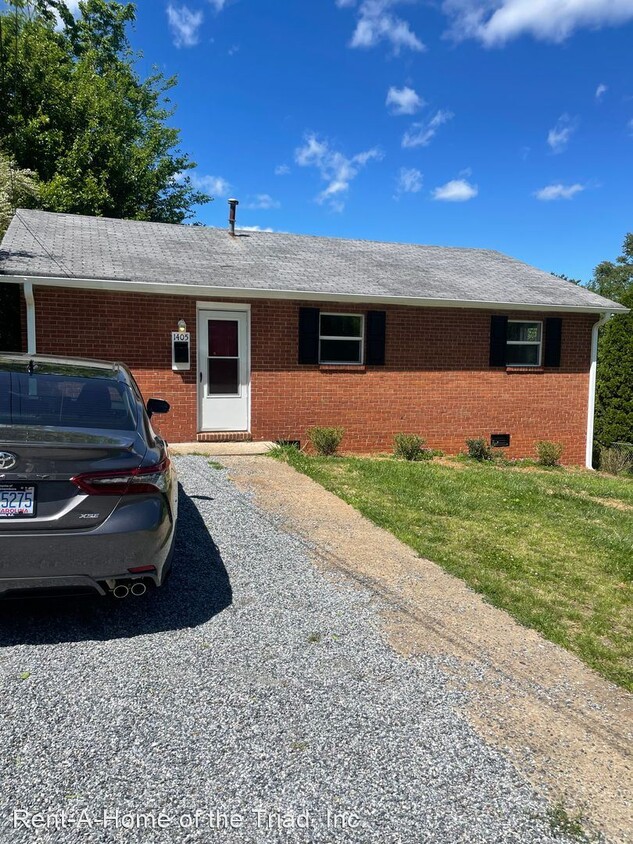 Foto principal - 3 br, 1 bath House - 1405 Bethlehem Lane
