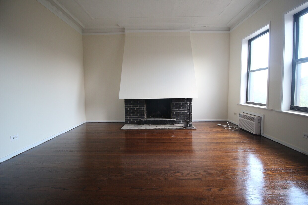 Foto principal - 7628 N Rogers Ave