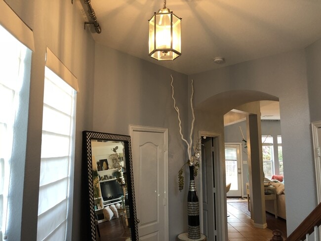 Building Photo - Beautiful Townhouse in Irving