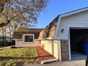Building Photo - 1742 Amherst Cir