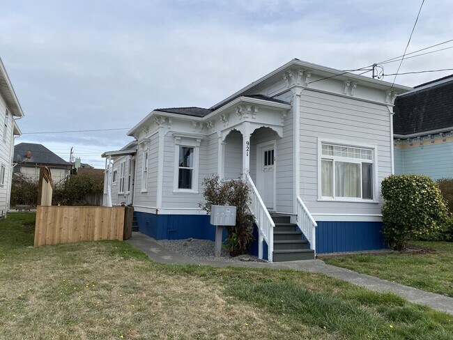 Building Photo - 921 I Street