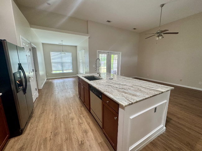 Foto del edificio - 168 Willow Point Cir