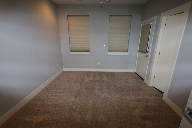Foto del edificio - 2103 Hadley St