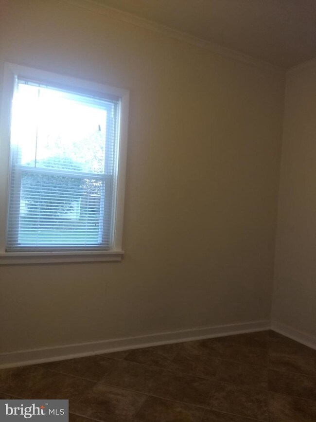 Building Photo - 33 W Main St