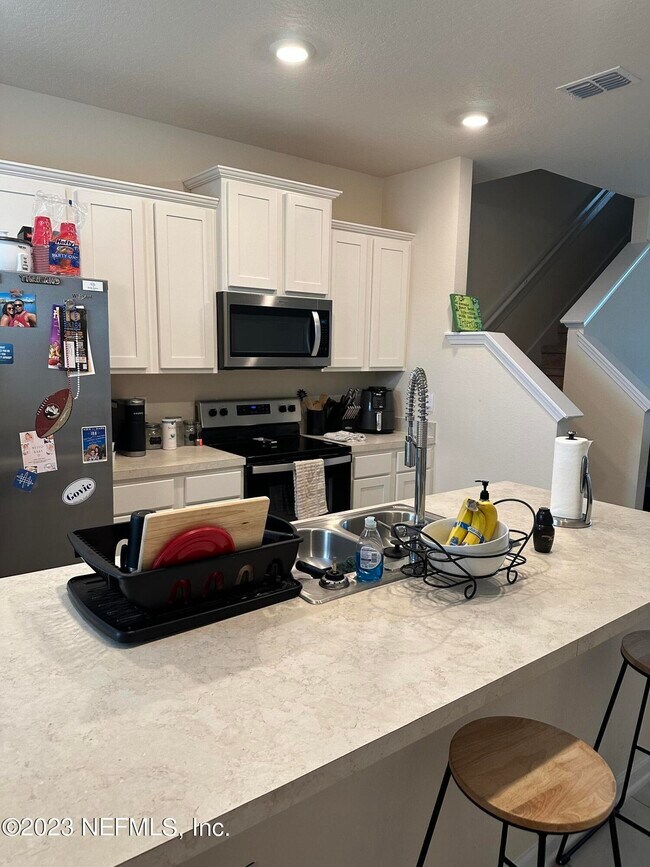 Foto del edificio - 660 Yellow Oaks Ln