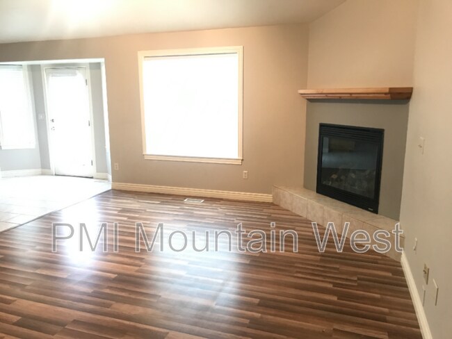 Building Photo - 144 S Mountain Rd