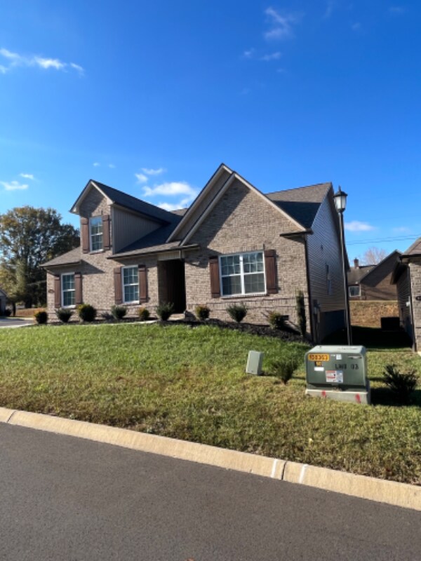 Foto del edificio - 7101 Nans Creek Way