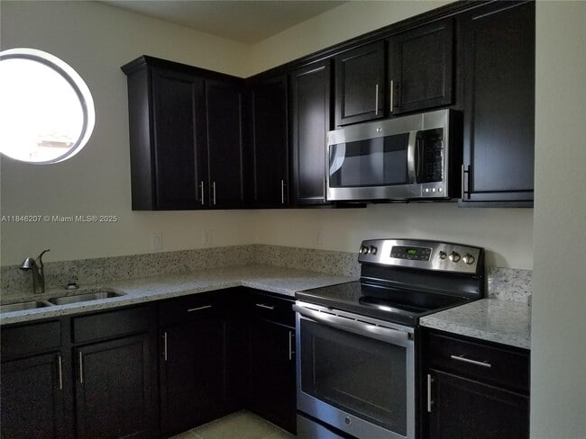 Foto del edificio - 10620 NW 88th St