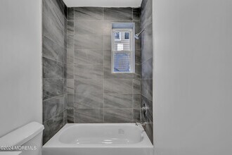 Building Photo - 922 4th Ave