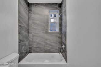 Building Photo - 922 4th Ave