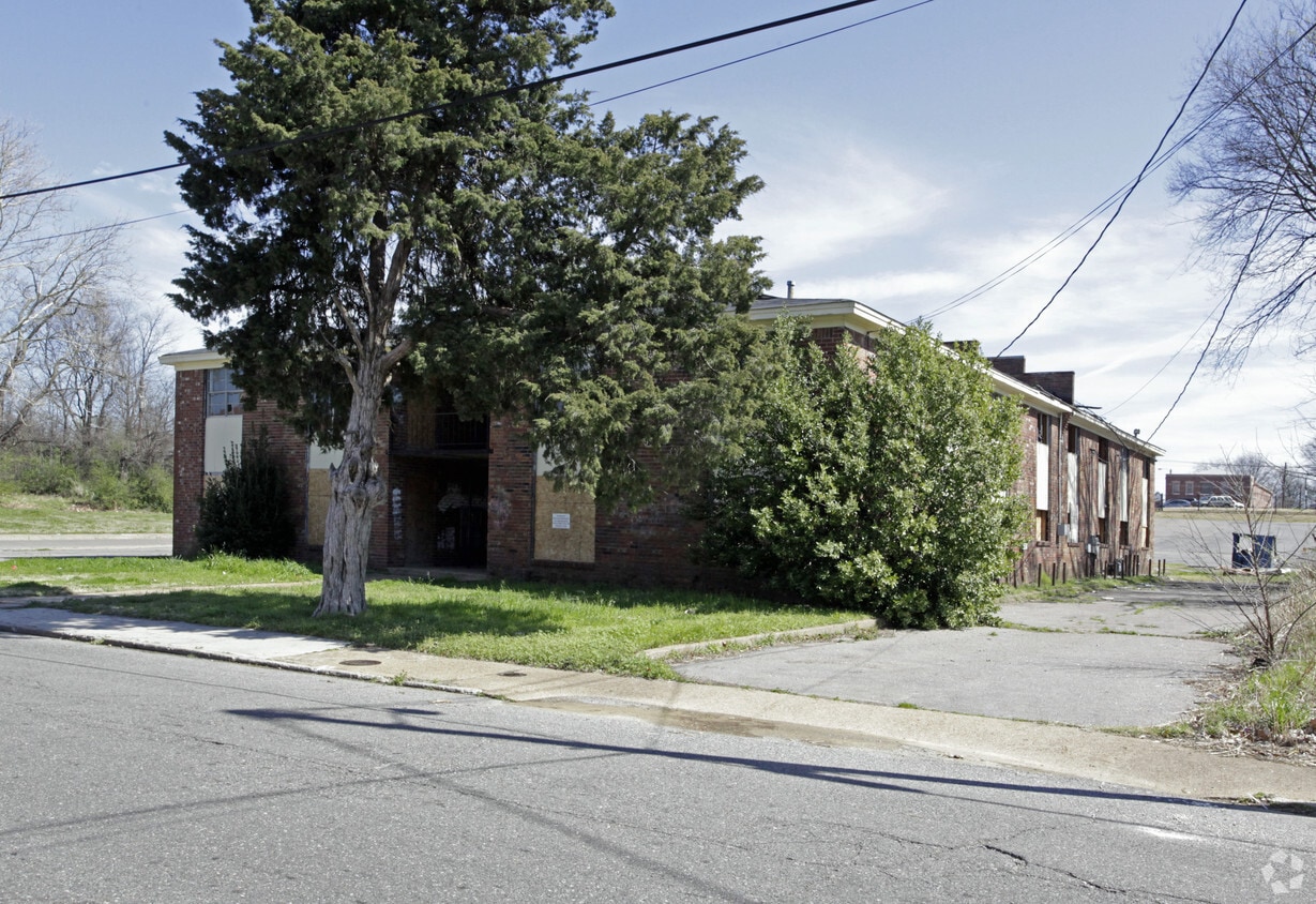 Building Photo - 952 S Fourth St
