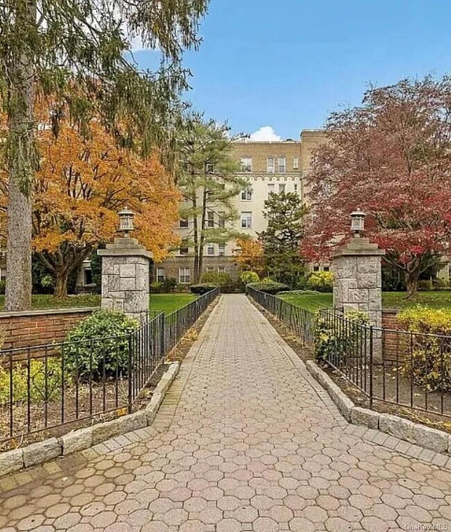 Foto del edificio - 472 Gramatan Ave