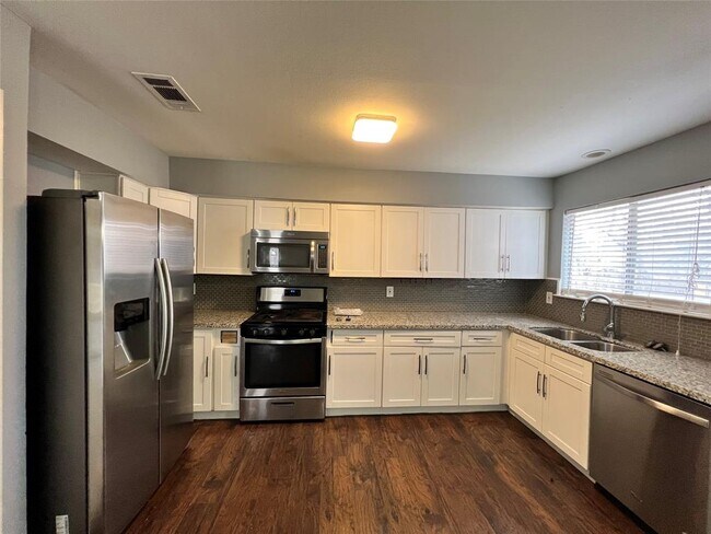 Building Photo - 11318 Bristle Oak Trail
