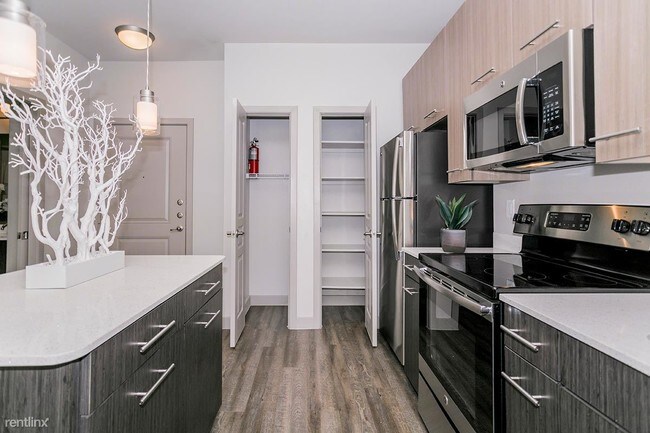 Foto del edificio - 1 br, 1 bath Apartment - 5319 Gibson St 233