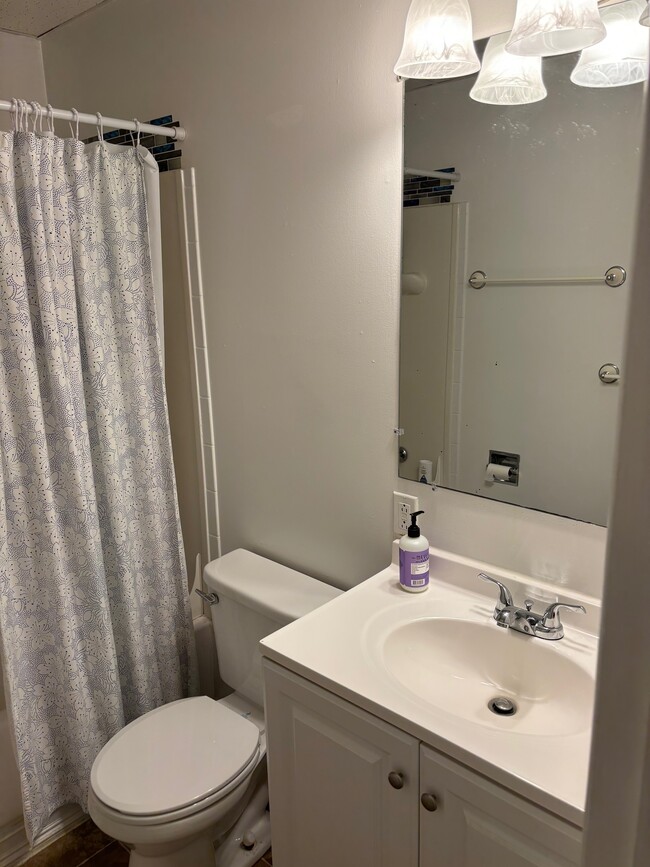 Building Photo - 121 W William St