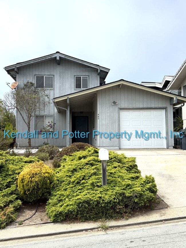 Building Photo - Charming 3-Bedroom Beach House with Ocean ...