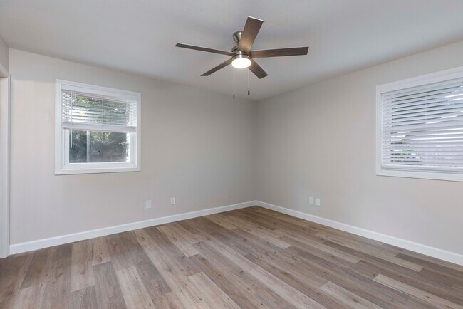 Building Photo - 6516 Bradford Dr