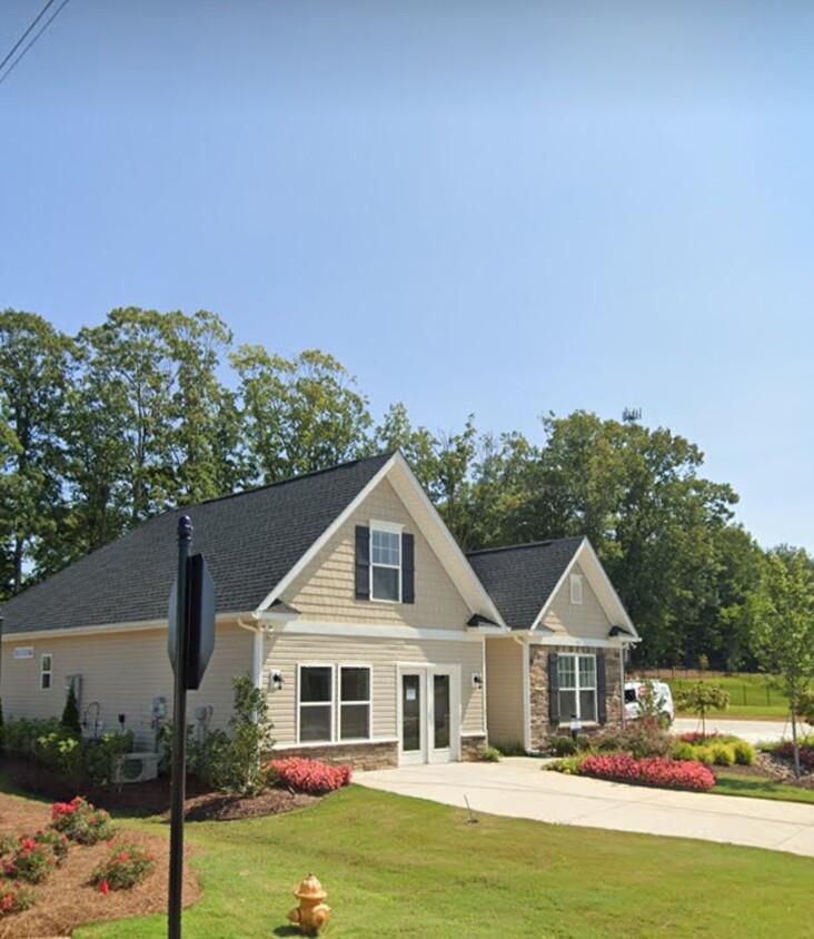 Foto principal - 7412 Latham Way