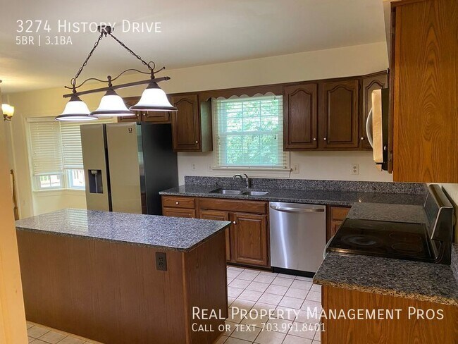 Building Photo - Qualify for a zero deposit? Over half acre...