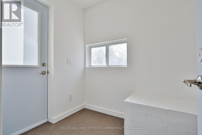 Photo du bâtiment - 786 Gladstone Ave