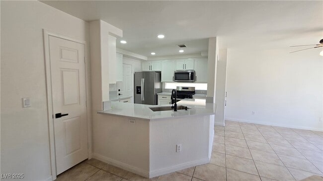 Building Photo - 9791 Sonora Bend Ave