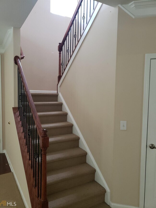 Building Photo - 2840 Brookford Ln SW