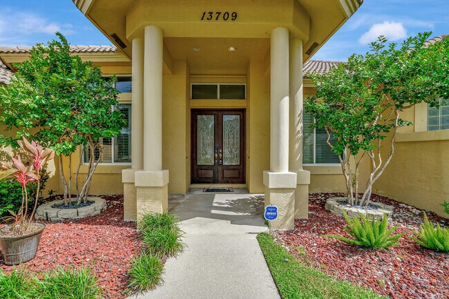 Building Photo - 13709 Columbine Ave