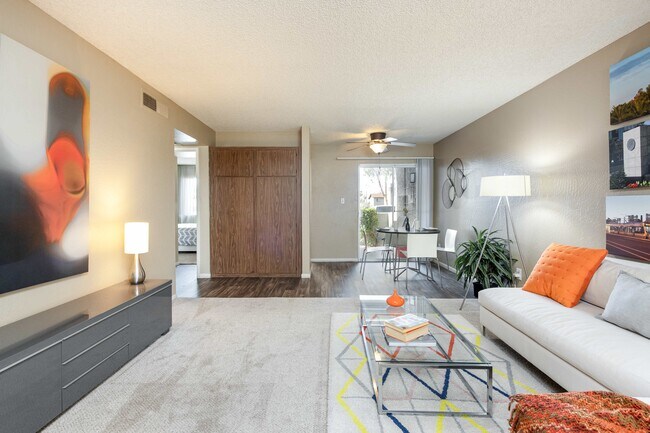 Foto del edificio - Camelback Cove Apartments